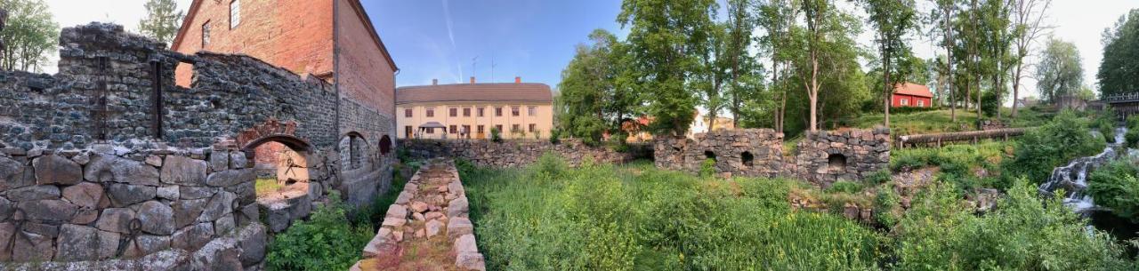 Eds Bruk Basecamp Guest House Edsbruk Екстериор снимка