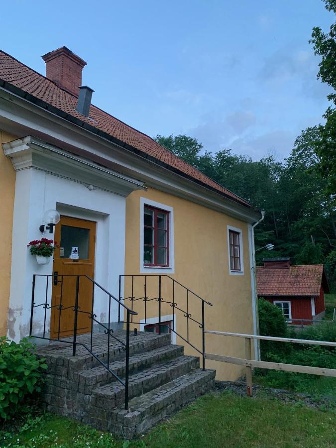 Eds Bruk Basecamp Guest House Edsbruk Екстериор снимка