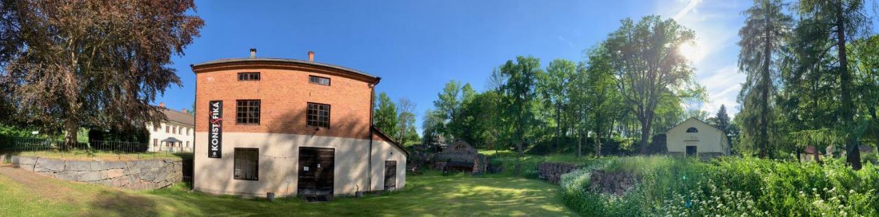 Eds Bruk Basecamp Guest House Edsbruk Екстериор снимка