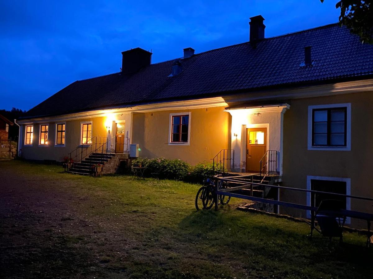 Eds Bruk Basecamp Guest House Edsbruk Екстериор снимка