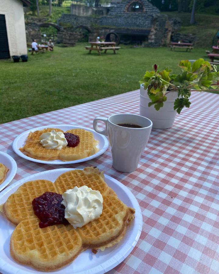 Eds Bruk Basecamp Guest House Edsbruk Екстериор снимка